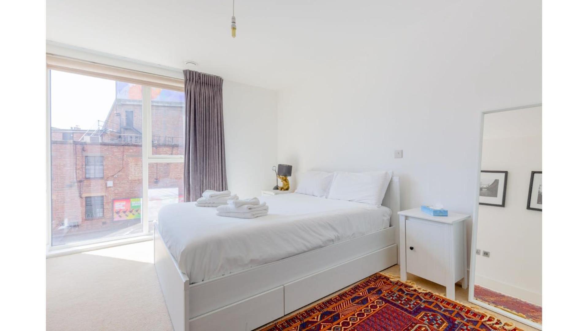 Modern 1bd Flat W Balcony Heart Of Brixton Londra