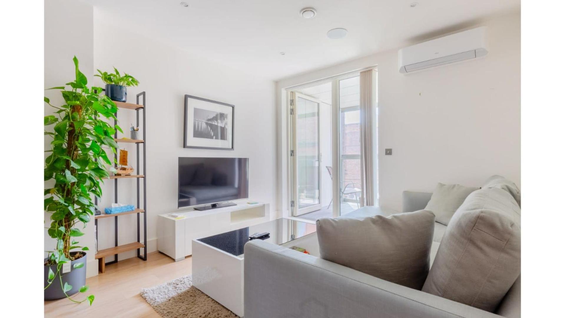 Modern 1bd Flat W Balcony Heart Of Brixton * Londra